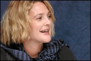 Дрю Бэрримор (Drew Barrymore) пресс-конференция к фильму Whip It, портрет от Yoram Kahana, 29.09.09 (18xHQ) F8963f433526612