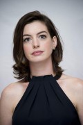 Энн Хэтэуэй (Anne Hathaway) press conference for her upcoming movie The Intern August 30-2015 (47xHQ) 05ec81434480075