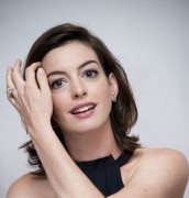 Энн Хэтэуэй (Anne Hathaway) press conference for her upcoming movie The Intern August 30-2015 (47xHQ) 6510f2434480444