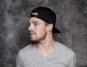 Стивен Амелл (Stephen Amell) Comic-Con Portraits 2015 by Jay L. Clendenin for Los Angeles Times (San Diego, July 12, 2015) - 3xHQ Cb91b2434486523