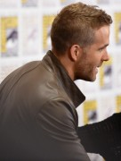 Райан Рейнольдс (Ryan Reynolds) 20th Century Fox' Press Line During Comic-Con in San Diego, 2015 - 28xHQ 2ec307434495230