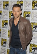 Райан Рейнольдс (Ryan Reynolds) 20th Century Fox' Press Line During Comic-Con in San Diego, 2015 - 28xHQ B4ca8b434495398