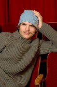 Эштон Кутчер (Ashton Kutcher) Jeff Vespa Portraits 2004 - 3xHQ 22f5a8434939511