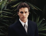Кристиан Бэйл (Christian Bale) фотограф Piers Hamner, 2000 (8xHQ) F2ee72435079810