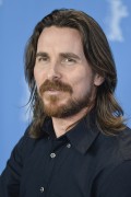 Кристиан Бэйл (Christian Bale) Knight of Cups Photocall during the 65th Berlinale International Film Festival at Grand Hyatt Hotel (Berlin, February 8, 2015) (128xHQ) 21bc64436173800