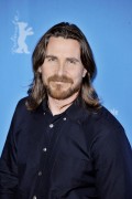 Кристиан Бэйл (Christian Bale) Knight of Cups Photocall during the 65th Berlinale International Film Festival at Grand Hyatt Hotel (Berlin, February 8, 2015) (128xHQ) 4718c7436173816