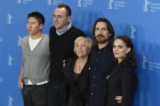 Кристиан Бэйл (Christian Bale) Knight of Cups Photocall during the 65th Berlinale International Film Festival at Grand Hyatt Hotel (Berlin, February 8, 2015) (128xHQ) 5f7251436174158