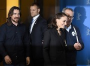 Кристиан Бэйл (Christian Bale) Knight of Cups Photocall during the 65th Berlinale International Film Festival at Grand Hyatt Hotel (Berlin, February 8, 2015) (128xHQ) Cc3b2b436174168