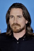 Кристиан Бэйл (Christian Bale) Knight of Cups Photocall during the 65th Berlinale International Film Festival at Grand Hyatt Hotel (Berlin, February 8, 2015) (128xHQ) F7c484436174383
