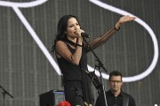 Andrea Corr - Страница 2 A4778d436811017