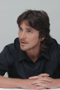 Кристиан Бэйл (Christian Bale) The Prestige press conference (2006) 3f8e1a437140312