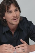 Кристиан Бэйл (Christian Bale) The Prestige press conference (2006) 98f958437140351