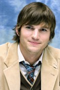 Эштон Кутчер (Ashton Kutcher) Press Conference (10xHQ) Cf5a50437140220