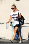 Кейли Куоко (Kaley Cuoco) out and about in Beverly Hills July 13-2015 (16xHQ) Bc6bf9437611062
