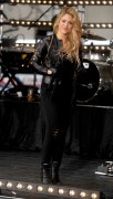 Шакира (Shakira) performs on NBC's 'Today' at Rockefeller Plaza (New York, March 26, 2014) - 67хHQ 169c84439805330