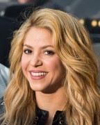 Шакира (Shakira) performs on NBC's 'Today' at Rockefeller Plaza (New York, March 26, 2014) - 67хHQ 248778439805367