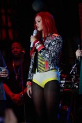 Рианна (Rihanna) MTV's 'The Seven' on Times Square in New York City, 15.11.2010 (42xHQ) 2adfcb439804572