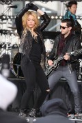Шакира (Shakira) performs on NBC's 'Today' at Rockefeller Plaza (New York, March 26, 2014) - 67хHQ 5e3c11439805251