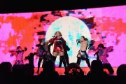 Бейонсе (Beyonce) Performing at the 2015 Budweiser Made in America Festival, Benjamin Franklin Parkway, Philadelphia, 2015 - 51xHQ 82561c439805542