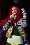 рианна - Рианна (Rihanna) MTV's 'The Seven' on Times Square in New York City, 15.11.2010 (42xHQ) 891cbf439804570