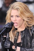Шакира (Shakira) performs on NBC's 'Today' at Rockefeller Plaza (New York, March 26, 2014) - 67хHQ A497a6439805445