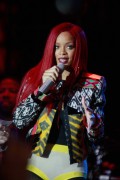 рианна - Рианна (Rihanna) MTV's 'The Seven' on Times Square in New York City, 15.11.2010 (42xHQ) E5bf91439804620