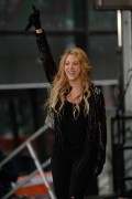 Шакира (Shakira) performs on NBC's 'Today' at Rockefeller Plaza (New York, March 26, 2014) - 67хHQ F5a9cd439805204