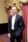 Том Хиддлстон (Tom Hiddleston) 'I Saw The Light' Press Conference (Fairmont Royal York in Toronto, Canada, 11.09.2015) 700bb6440117939