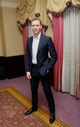 Том Хиддлстон (Tom Hiddleston) 'I Saw The Light' Press Conference (Fairmont Royal York in Toronto, Canada, 11.09.2015) A8ab97440117952