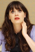 Зои Дешанель - New Girl press conference portraits by Munawar Hosain (Los Angeles, October 10, 2012) - 16xHQ A0a02f442210885