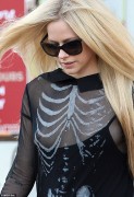 [LQ Tag] Avril Lavigne -  out shopping in Beverly Hills 10/22/2015 *Nipslip*
