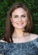 Emily Deschanel E8310d442536890