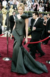 Charlize Theron - 78th Annual Academy Awards (2006) (10xHQ) D61cab443825337