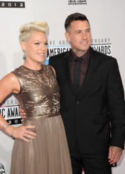 Pink - 40th American Music Awards at Nokia Theatre L.A. Live in Los Angeles - Nov. 18,2012 (40xHQ) 0673a8444529169