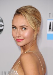 "Hayden Panettiere" - Hayden Panettiere - 40th American Music Awards at Nokia Theatre L.A. Live in Los Angeles - Nov. 18,2012 (30xHQ) 3a5330444528202