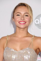 Hayden Panettiere - 40th American Music Awards at Nokia Theatre L.A. Live in Los Angeles - Nov. 18,2012 (30xHQ) 765451444528110