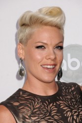 Pink - Pink - 40th American Music Awards at Nokia Theatre L.A. Live in Los Angeles - Nov. 18,2012 (40xHQ) A569df444529586