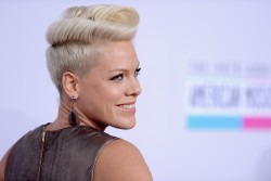 Pink - Pink - 40th American Music Awards at Nokia Theatre L.A. Live in Los Angeles - Nov. 18,2012 (40xHQ) B81da9444529202
