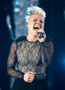 Алисия Мур (Пинк, Pink) 56th GRAMMY Awards at Staples Center in Los Angeles, show, 26.01.2014 (11xHQ) 054a38444624632