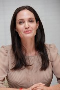 Анджелина Джоли (Angelina Jolie)   'By the Sea' press conference in Beverly Hills, 30.10.2015 (23xHQ) 010aca444673627