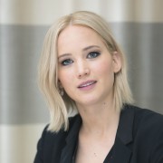 Дженнифер Лоуренс (Jennifer Lawrence) ‘The Hunger Games Mockingjay Part 2’ Berlin Press Conference in Berlin, Germany, 03.11.2015 - 69xHQ 7df9f3444959080