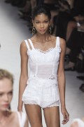 Шанель Иман (Chanel Iman) Dolce&Gabbana SS 2011 - 9xMQ Ea7ec8445003989