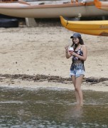 Виктория Джастис (Victoria Justice) - wearing a bikini at the beach in Hawaii, 27.08.2015 (102xHQ) 0bf809445186651