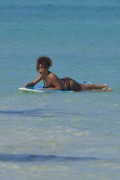 Рианна (Rihanna) in a thong bikini at beach  Hawaii, 2012.01.19 (43xHQ) 2e5c94445185051