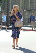 Риз Уизерспун (Reese Witherspoon) out in Los Angeles, 24.09.2015 - 67xHQ 33cbd5445182809