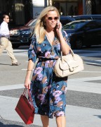 Риз Уизерспун (Reese Witherspoon) out in Los Angeles, 24.09.2015 - 67xHQ 5895c3445182802