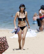 Виктория Джастис (Victoria Justice) - wearing a bikini at the beach in Hawaii, 27.08.2015 (102xHQ) 59350b445186325