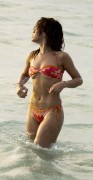 Рианна (Rihanna) in bikini on beach, Barbados 2011.12.29 (58xHQ) 6747e3445188616