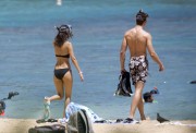 Виктория Джастис (Victoria Justice) - wearing a bikini at the beach in Hawaii, 27.08.2015 (102xHQ) 706740445186546