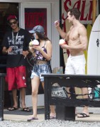 Виктория Джастис (Victoria Justice) - wearing a bikini at the beach in Hawaii, 27.08.2015 (102xHQ) 7ee878445186447